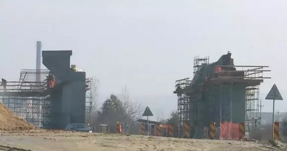 Doar 15 km de autostrada se inaugurează în 2016. Dacă avem noroc!