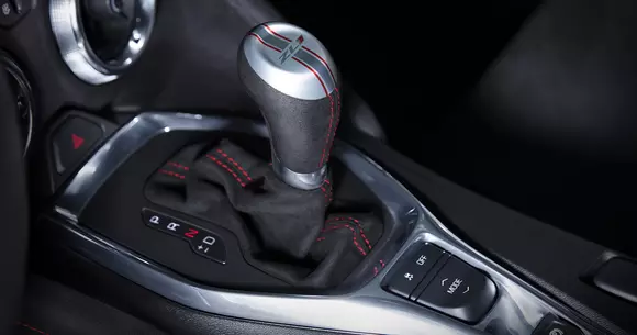 Chevrolet Camaro și Ford Mustang vor utiliza aceeași transmisie cu 10 rapoarte