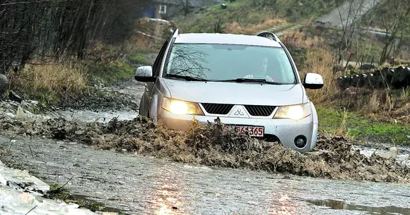 Mitsubishi Outlander, de la 6.000 de euro: Arme potrivite