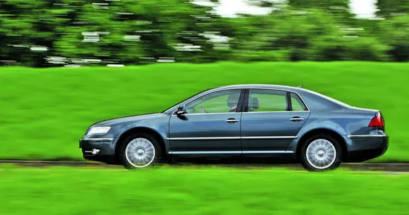 VW Phaeton la 9.000 de euro: Chilipir sau izvor de probleme?