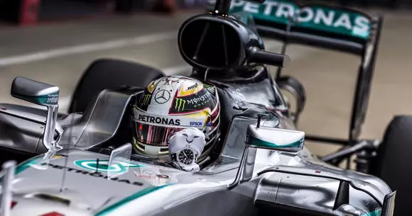 Formula 1 - Hamilton câștigă pe teren propriu și reduce diferența la vârf