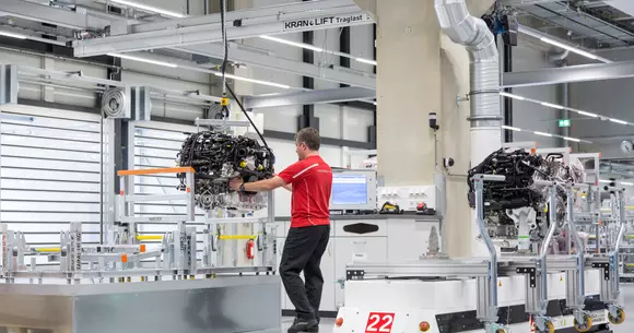 Porsche inaugurează o nouă fabrică pentru motoare în opt cilindri