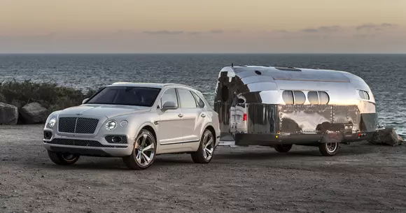 Premierele Bentley din cadrul Concursului de Eleganță de la Pebble Beach