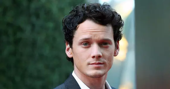 Părinții lui Anton Yelchin, actorul din Star Trek, dau în judecată Fiat Chrysler