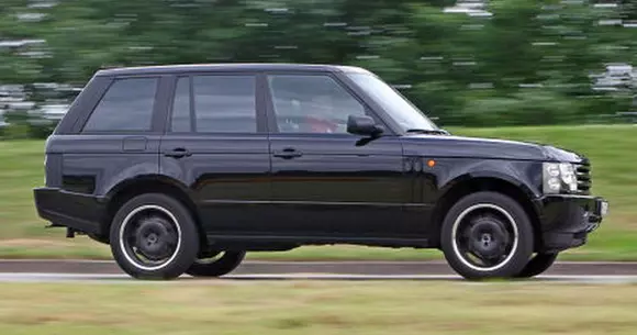 Range Rover-ul cu care a fost transportat Prințul George de la maternitate a fost scos la vânzare