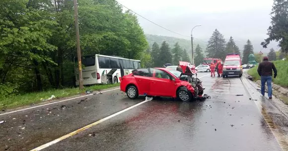 Ești tânăr? Sunt șanse mai mari să faci accident vara. Câți tineri europeni au murit în ultimii ani în accidente de mașină