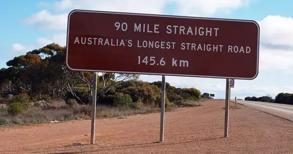 Trei cele mai lungi drumuri DREPTE din lume