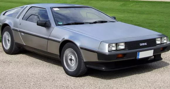 10 lucruri despre futurista DeLorean DMC-12. Știați că tatăl fondatorului mașinii era român?