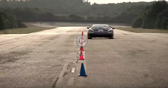 Lamborghini Centenario își arată colții pe circuitul de la Nardo