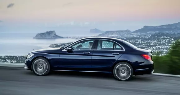 Viitorul Mercedes-Benz Clasa C va miza pe aluminiu
