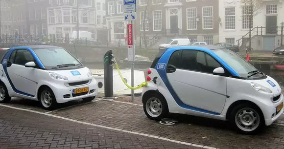 Olandezii ar putea să nu mai poată cumpăra mașini diesel și pe benzină începând cu anul 2025