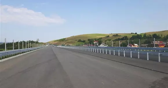 Constructorii se bat în oferte pentru drumul expres Craiova - Pitești