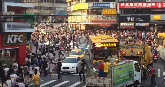 Un pokemon foarte rar produce haos pe străzile din Taipei