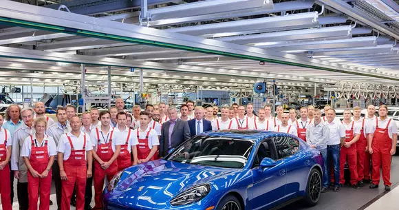 A fost produs ultimul exemplar Porsche Panamera al actualei generații