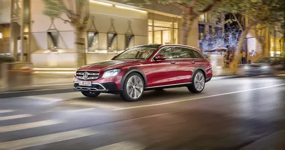 Mercedes-Benz a prezentat noua Clasa E All-Terrain