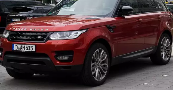 De necrezut! Ce a făcut un român cu un Range Rover Sport HSE 8 închiriat! Nici prin gând nu-ți trece la ce a supus mașina!