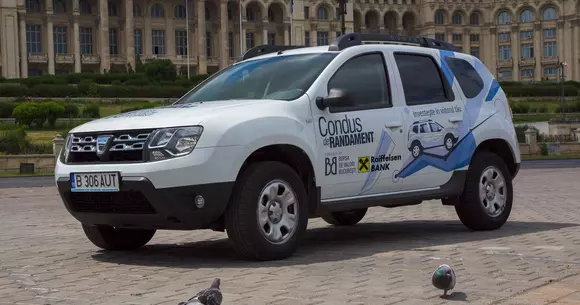(P) Bursa de Valori București te premiază cu o Dacia Duster dacă investești