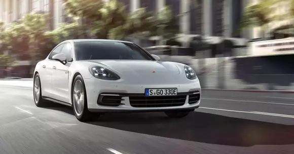 Panamera 4 e-Hybrid: Cel mai economic Porsche consumă doar 2,5 l/100 km