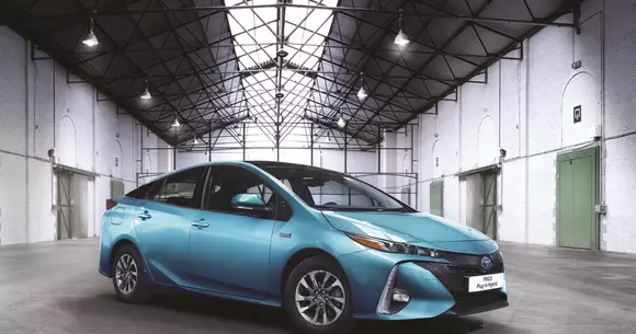 LIVE Paris 2016 - Toyota Prius Plug-in Hybrid, 50 km autonomie electrică