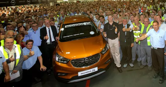Primul exemplar Opel Mokka X a ieșit pe poarta fabricii din Zaragoza