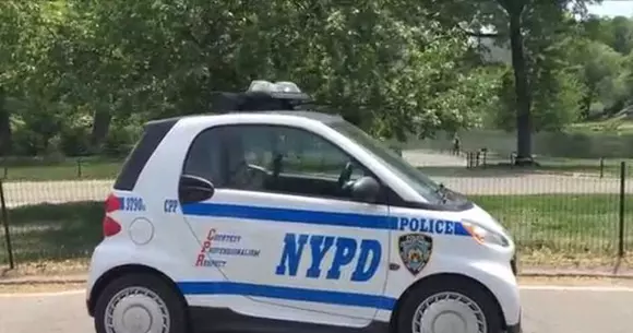 Poliția din New York și-a luat Smart-uri. Vezi din ce motiv!