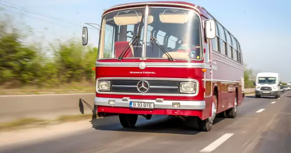 Un film pentru nostalgicii excursiilor ONT: Povestea unui autocar Mercedes-Benz IranNational O302 (VIDEO)