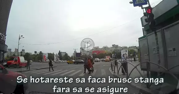 Nehotărât: Iată de ce e bine să te asiguri când schimbi direcția de mers