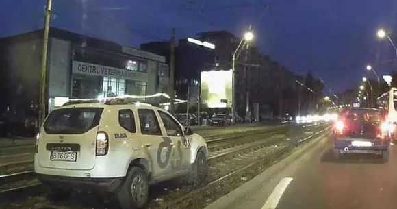 Off-road în București! Cum se descurcă un Duster pe șinele de tramvai? | VIDEO