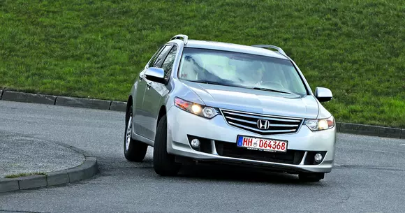 Honda Accord de la 8.000 de euro: Numai pentru cunoscători