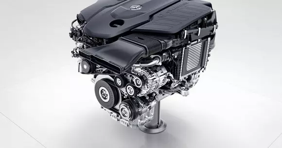 Din 2017, Mercedes-Benz renunță la motoarele V6 și trece la unități cu 6 cilindri în linie