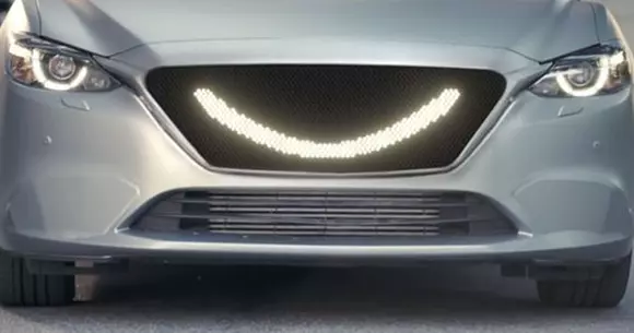 Așa arată mașina care zâmbește pietonilor | VIDEO