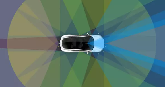 Toate mașinile Tesla produse începând de astăzi pot rula autonom, dar încă n-o vor face