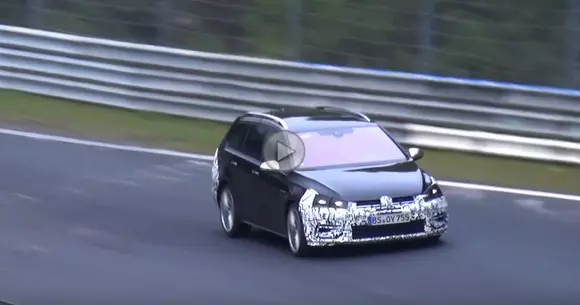 Spion: Volkswagen Golf R Variant facelift lucrează din greu pe Nurburgring