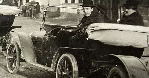 Ce mașini conduceau "șmecherii" de București în anul 1913!