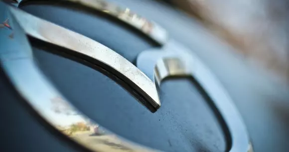 Mazda renunță la bujiile motoarelor pe benzină