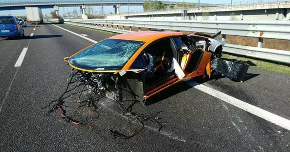 Lamborghini Aventador SV - accident la mare viteză în Italia