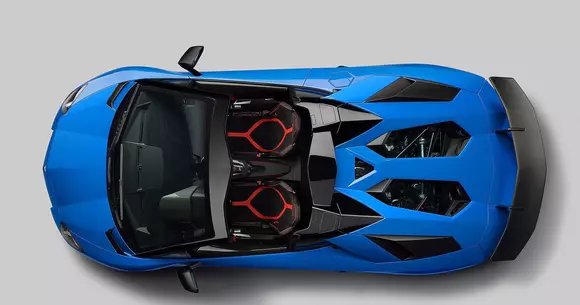 Lamborghini Aventador o să primească un facelift