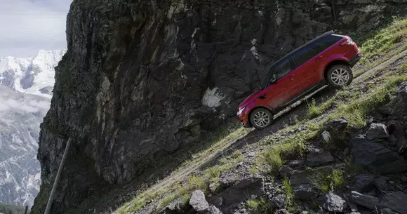 Un Range Rover Sport a cucerit Alpii alături de Ben Collins