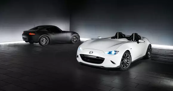 Mazda a prezentat două concepte noi. Muza a fost roadsterul MX-5