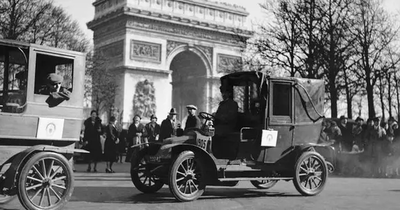 Rolul taxiurilor pariziene în bătălia de la Marna. Cum au fost aduși 10.000 de soldați cu taxiurile!