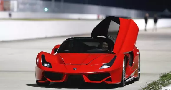 Vrei un LaFerrari și nu ai bani pentru el? Un mic constructor auto american are soluția.