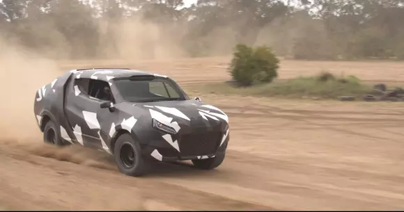 Volkswagen Amarok facelift - testat acoperit de camuflaj de piloți profesioniști care nu știau ce conduc