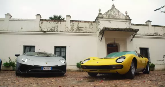 Lamborghini Miura se întoarce la ferma de tauri de unde îi provine numele