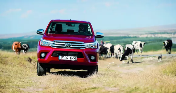 Toyota Hilux 2.4 D4-D - O unealtă legendară
