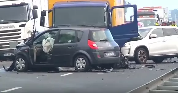 Se repetă scenariul de pe A2 și în Franța. 50 de mașini implicate într-un accident rutier soldat cu 5 decese