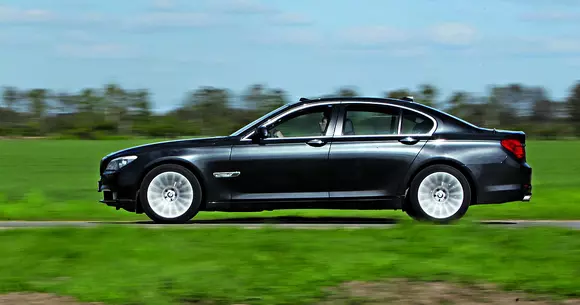 BMW Seria 7 de la 17.000 de euro: Lux pe bani puțini