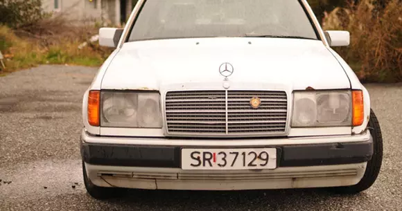 Povestea norvegianului ce conduce un Mercedes cu peste 3,4 milioane de kilometri la bord