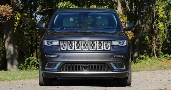 Viitoarea generație Jeep Grand Cherokee ar putea împrumuta platforma lui Alfa Romeo Stelvio