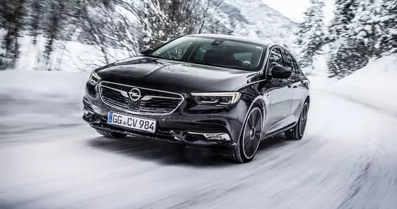 Opel Insignia Grand Sport primește tracțiune integrală
