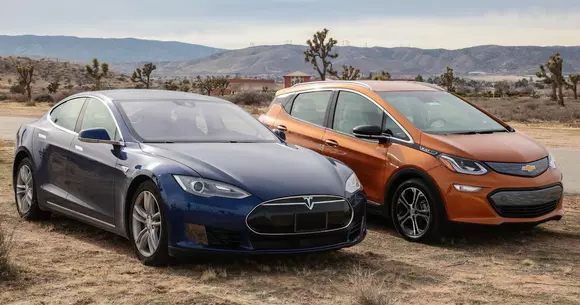 Un posesor de Tesla Model S face un review pentru Chevrolet Bolt EV, fratele american al lui Opel Ampera-e